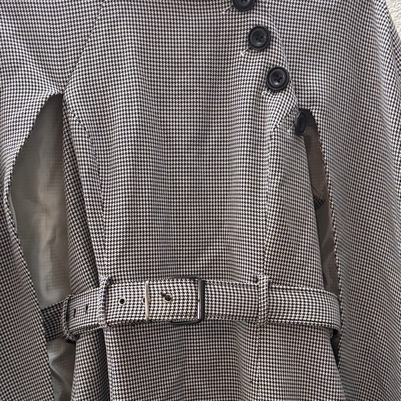 Elegant Women's Checked Cape Jacket dress - Picture 3 of 8